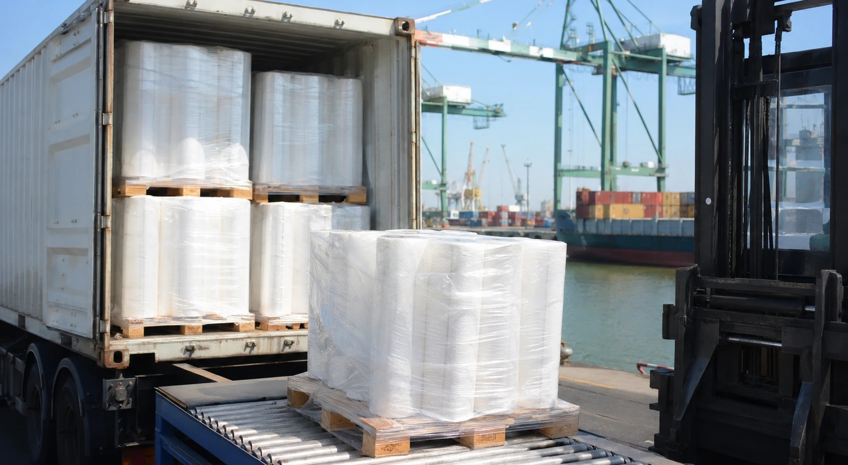 LLDPE Stretch Film Exporter Belgium — Greenstrix Supply
